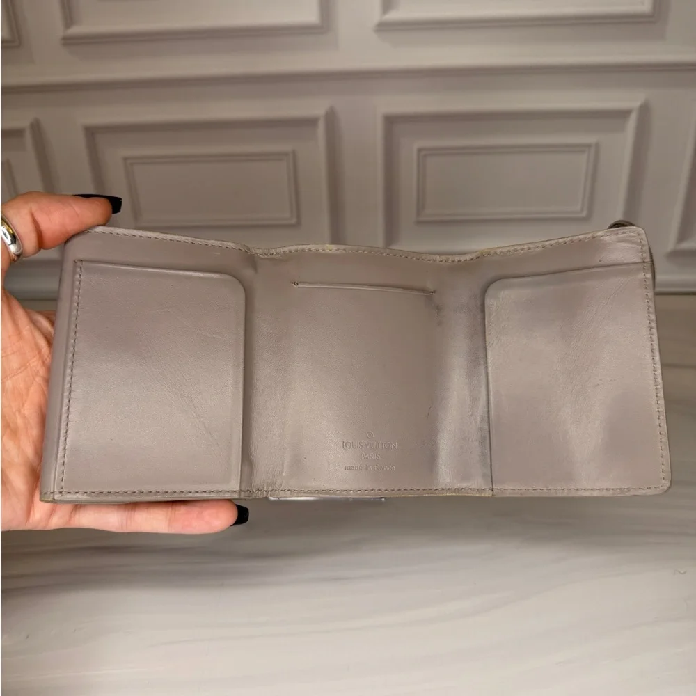 Louis Vuitton Epi Porte-Monnaie Elastique Trifold Wallet – Gray | Project Piece